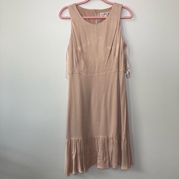 Blush pink dress - Picture 3 of 7